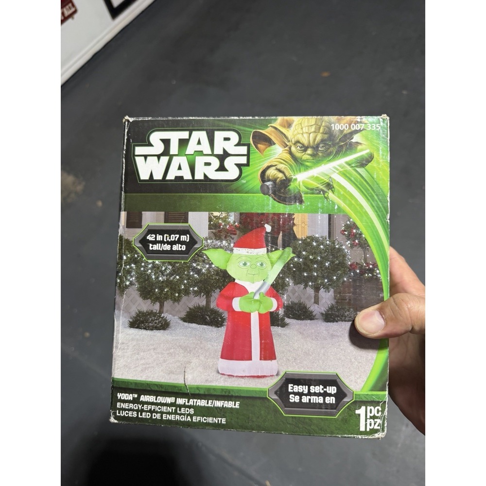 Star Wars 3.5 ft YODA W/ Light Saber LED Christmas Airblown Inflatable Yard